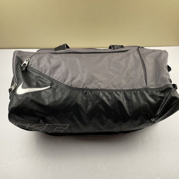 Nike Training Duffle Bag Medium Gym Black Gray Shoulder Strap Zip Shoe Pocket - Picture 2 of 13